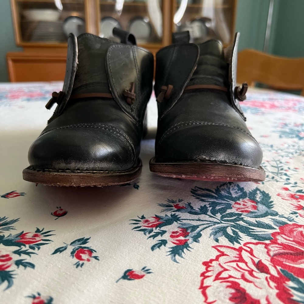 FREEBIRD Mabel oxford shoes in Black, size 9